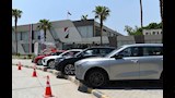 ظهور لافت لـ3 سيارات داخل مصنع النصر