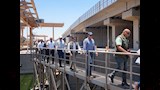 وزير الموارد المائية والري ومحافظ أسيوط يتفقدان قناطر أسيوط الجديدة ومحطتها الكهرومائية لمتابعة كفاءة التشغيل وأعمال الصيانة (9)_9_9
