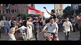 أهالي أسيوط يحتفلون بتأهل منتخب مصر (13)