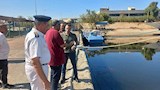 محافظ أسوان يستمع لجهود مكافحة بقعة الزيت