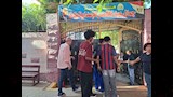 تفتيش طلاب الثانوية العامة قبل بدء امتحان العربي