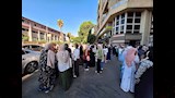 تفتيش طلاب الثانوية العامة قبل بدء امتحان العربي