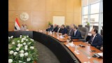 خلال الاجتماع