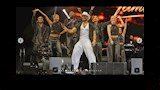 تامر حسني مع الراقصين في حفل مهرجان موازين