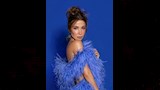 اعتمدت نانسي وضع مكياجا ترابيا 
