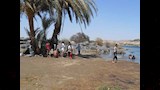 رغم لهيب الشمس.. أسرار تأقلم أهالي أسوان مع الطقس الحار (صور)