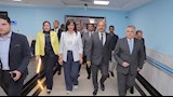 تمهيدًا لافتتاحه.. محافظ السويس والسفيرة نبيلة مكرم يتفقدان المستشفى الجامعي (صور)