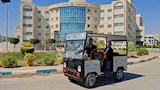 السيارة داخل الجامعة 
