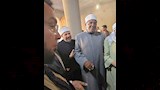 الدكتور عباس شومان والوفد المرافق له بزيارة أسر الضحايا 