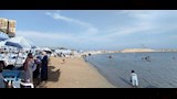طقس حار على شواطئ الإسكندرية