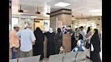 تكدس المواطنين داخل المركز ١