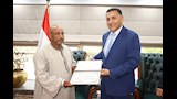محافظ القليوبية يكرم بطل محطة مياه الرملة (7)