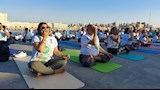 سفارة الهند تحتفل باليوم العالمي لليوجا أمام قلعة قايتباي بالإسكندرية - فيديو وصور