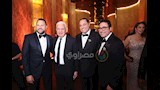 عماد زيادة مع ضيوف حفل زفاف ابنة شقيقه (2)