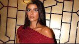 "بقصة حورية البحر".. ريم سامي بفستان جذاب 