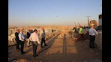 محافظ القاهرة يقود حملة لإزالة التعديات والإشغالات بكورنيش المقطم (1)