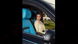 دةر داخل سيارتها (2)