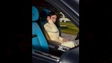 دةر داخل سيارتها (3)