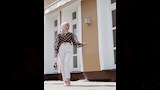 ظهرت بشرى بـ توب بصيحة "البولكا دوت" 
