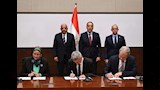  مدبولي يشهد توقيع اتفاقيات تطوير محطة رياح جبل الزيت (4)