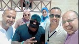 الشرطي الأمريكي "مشجع الفراعنة" يزور قلعة قايتباي بالإسكندرية - صور