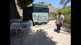 طالب بفنون جميلة الأقصر يخلد رحلة والده في مشروع تخرجه (7)