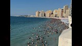 إقبال غير مسبوق على شواطئ الإسكندرية 
