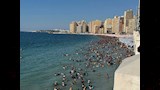 إقبال غير مسبوق على شواطئ الإسكندرية (7)