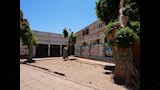 محافظ أسيوط يتفقد مركز التنمية الشبابية بمدينة صدفا لمتابعة الأنشطة والخدمات المقدمة للشباب (9)