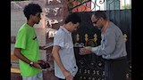 تفتيش مشدد لطلاب الثانوية قبل امتحان الرياضيات البحتة (4)