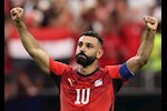 مشروب محمد صلاح- ما الذي كان يتناوله أثناء احتفال العلمين؟