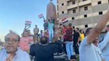 بلافتة لا للعنصرية (9)