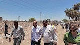 محافظ أسيوط يتابع ميدانيًا إصلاح كسر مفاجئ بخط صرف المراغي 
