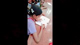 طفلتان بالأقصر تعيدان هاتفين
