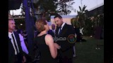 أحمد عز يلتقط صورًا تذكارية مع الحاضرين (1)