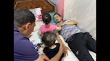 الشاب رفقة أطفاله