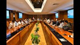 محافظ أسيوط يواصل اجتماعاته الدورية لمتابعة المشروعات المتبقية بالمرحلة (1)