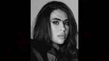 اعتمدت بيرلا تسريحة الشعر المنسدلة