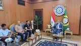 استقبال محافظ الدقهلية للاعب إمام عاشور (4)