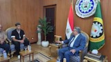 استقبال محافظ الدقهلية للاعب إمام عاشور (5)