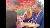 توزيع شيكولاتة النجاح على طلاب الثانوية العامة بالعبور في آخر أيام الامتحانات (5)_5