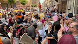 جانب من فرحة الطالبات 