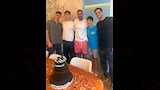 مع عائلته.. أحمد السعدني يحتفل بعيد ميلاده (3)