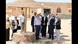 محافظ الوادي الجدد وهشام بدر يزوران قرية سياحية وفندق بيئي بالخارجة