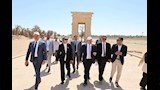 محافظ الوادي الجديد وهشام بدر يزوران معبد هيبس بالخارجة