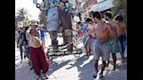 عملية تجهيز المجسم للنزول به تحت الماء 