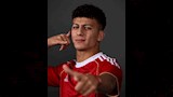 علي محمود أثناء تقديمه لاعبا للأهلي (1)