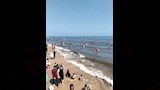 إقبال كثيف على شاطئ جمصة اليوم الجمعة (8)