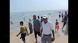 إقبال كثيف على شاطئ جمصة اليوم الجمعة (3)