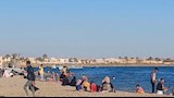 استمتاع المواطنين على الشواطئ